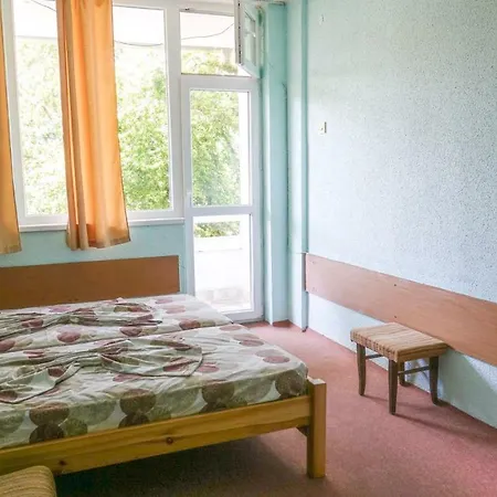 Hotel Хотелски Комплекс Рай 2*